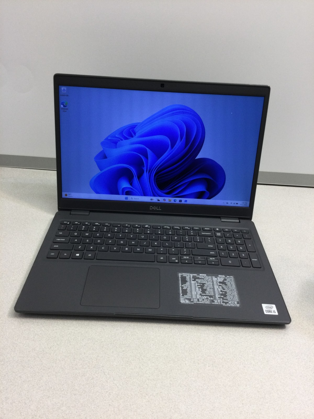 DELL LATITUDE 3510 15.6” Core i5 10310U 1.70GHz 8GB RAM 256GB SSD WIN 11PRO