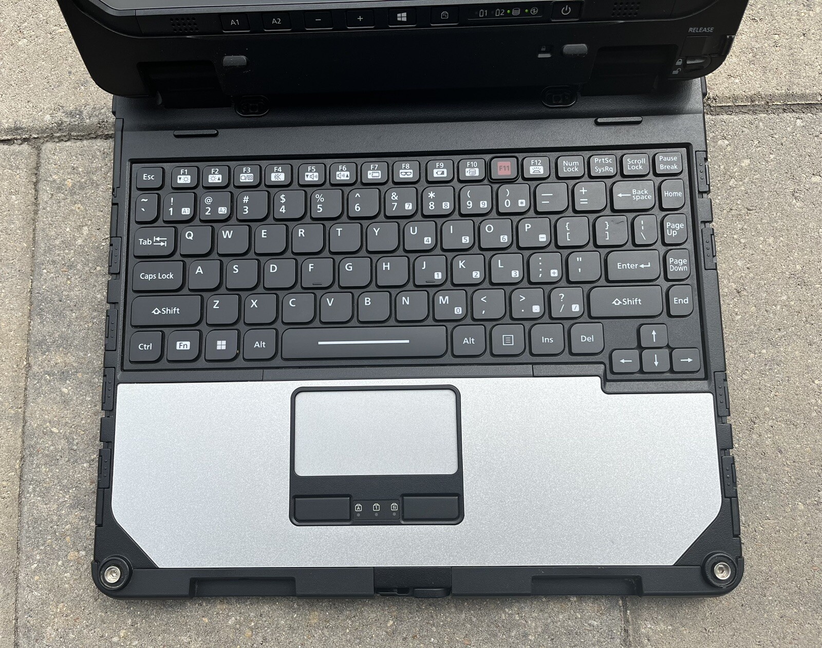 Panasonic Toughbook CF-33 2.80GHz Win 11 Core i7-7600U 16GB RAM 512GB SSD