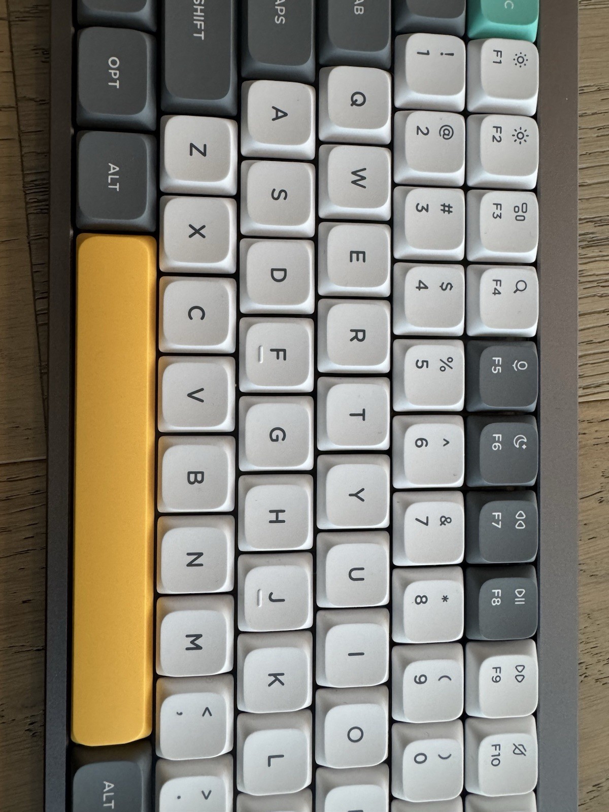 Nuphy Air75 V2 Mechanical Wireless Keyboard Lunar Grey Red Switches. No Dongle