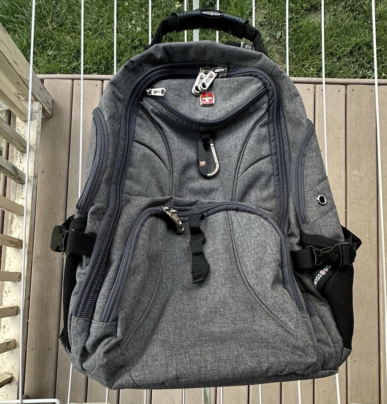 SwissGear 1900 Scansmart TSA Friendly 17 Inch Laptop Backpack – Gray/Heather