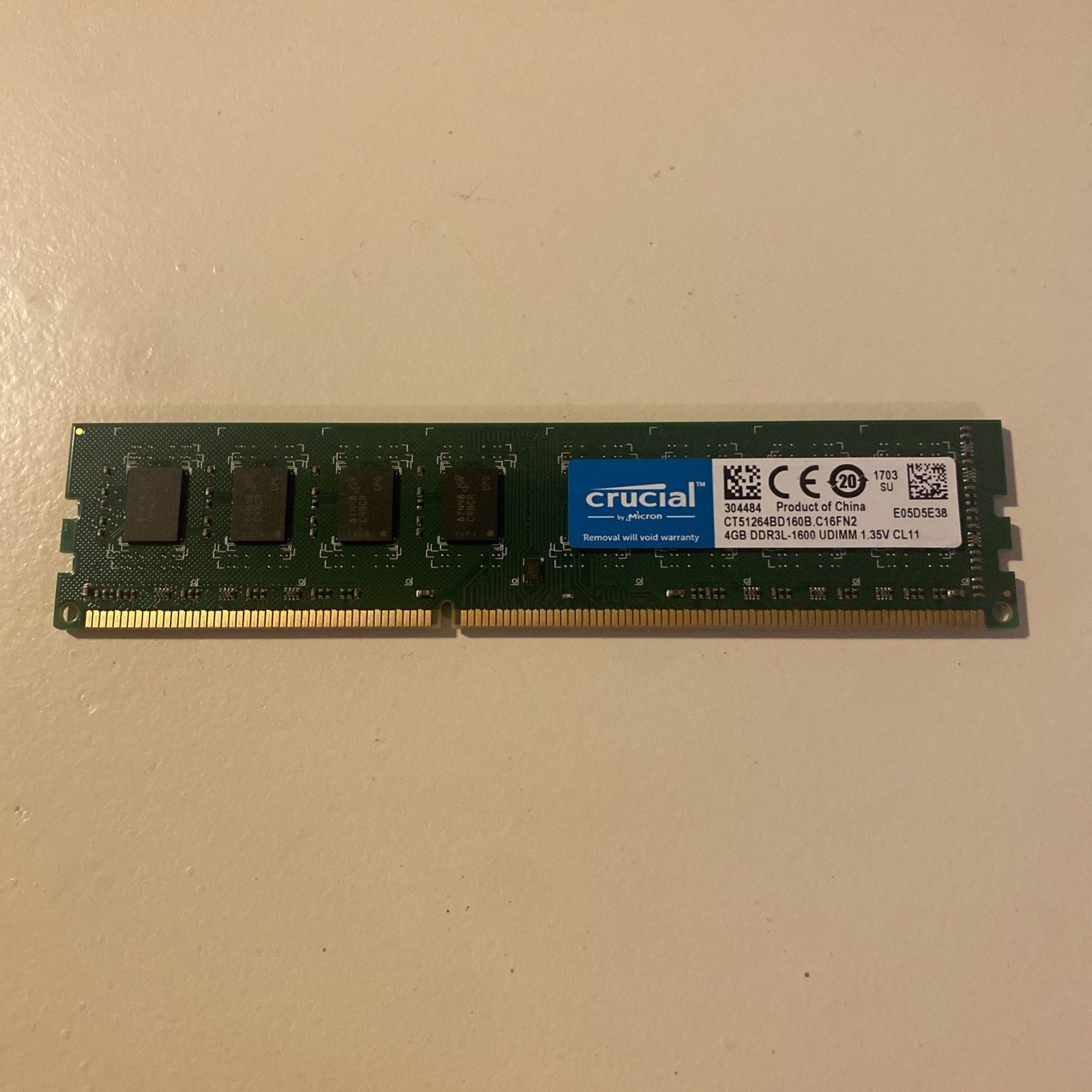 CRUCIAL 4GB CT512648D160BJ UPC 649528762498 MEMORY CARD STICK