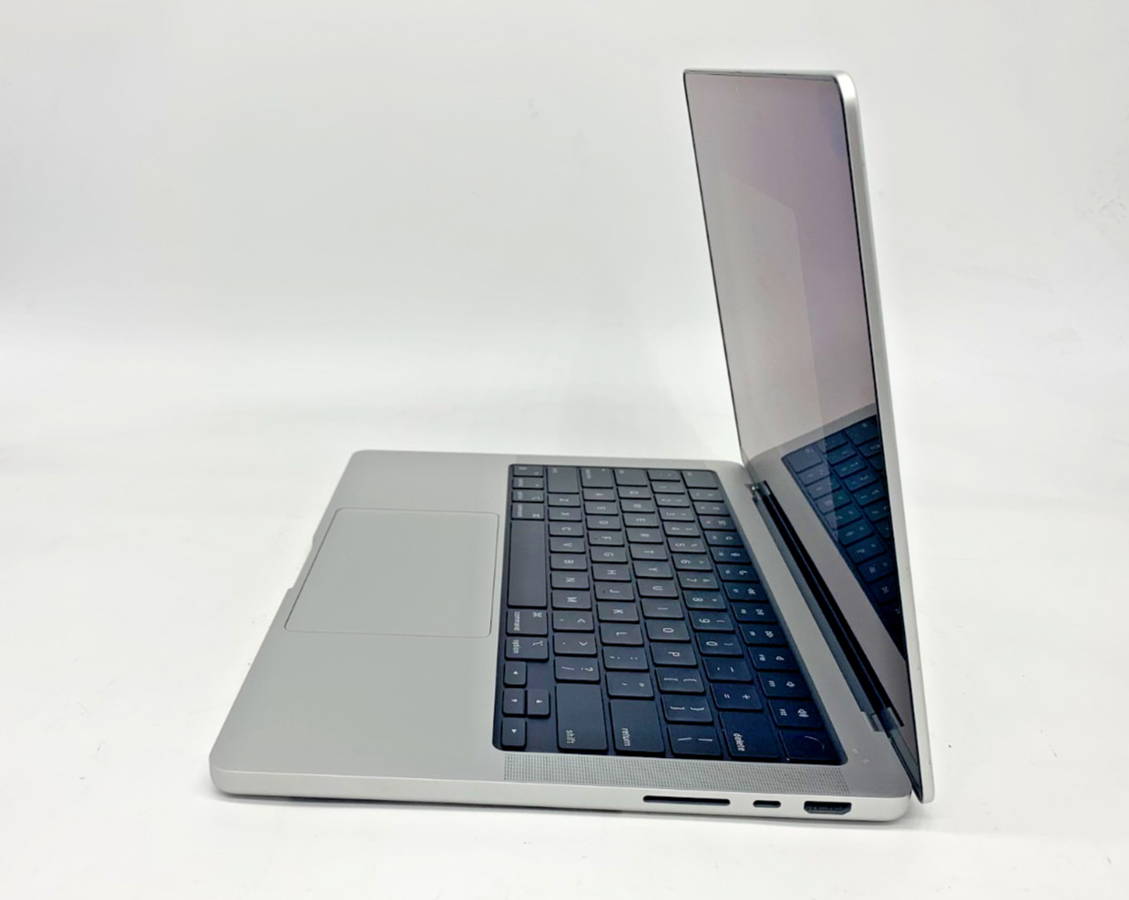 Apple MacBook Pro 14″ 2023 A2992 M3 Pro 4.05GHz 512GB SSD 36GB DDR5 SILVER B
