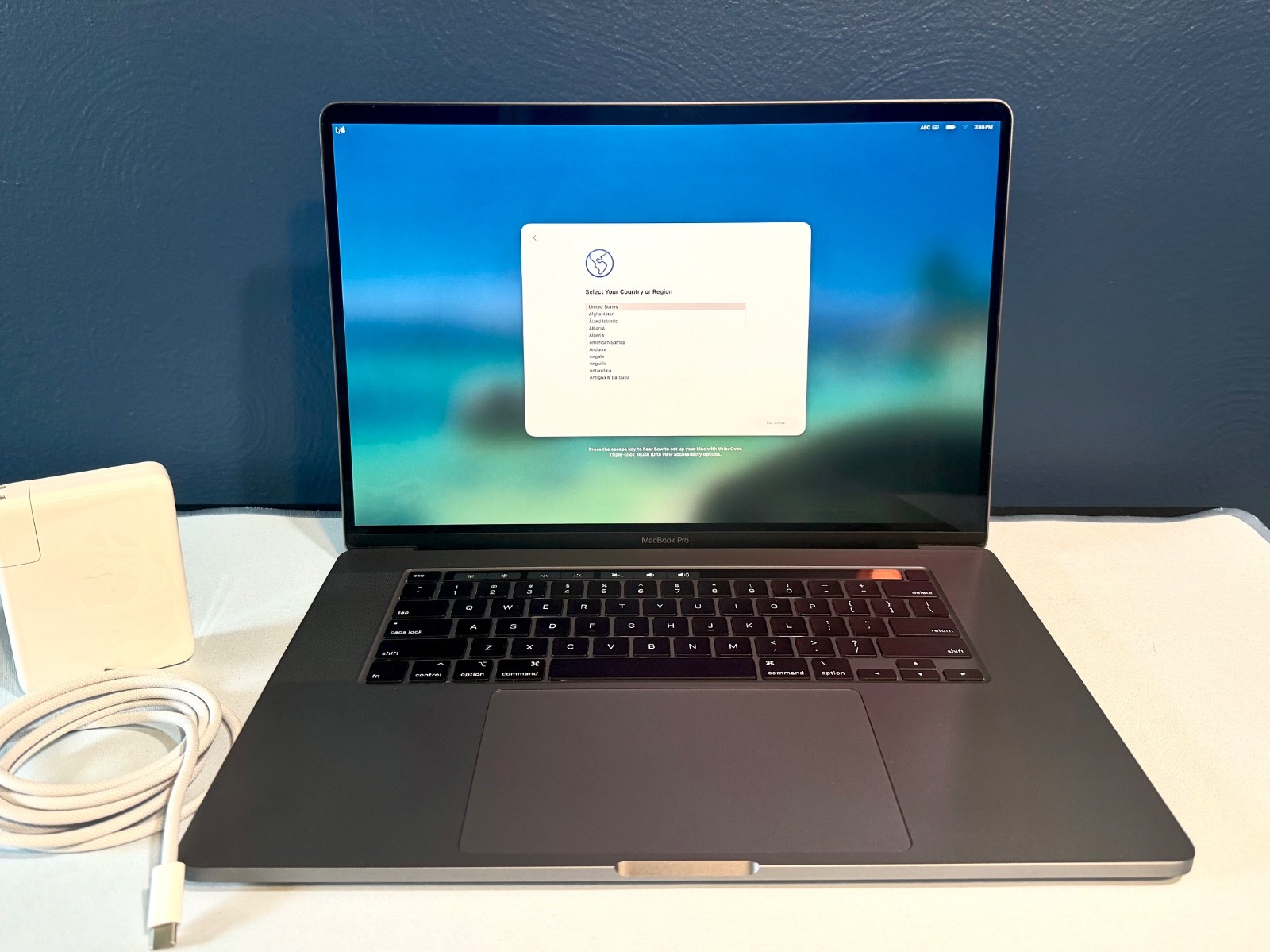 MacBook Pro 16 Touch Bar Space Gray 2019 i7 32GB RAM 1TB SSD macOS Tahoe