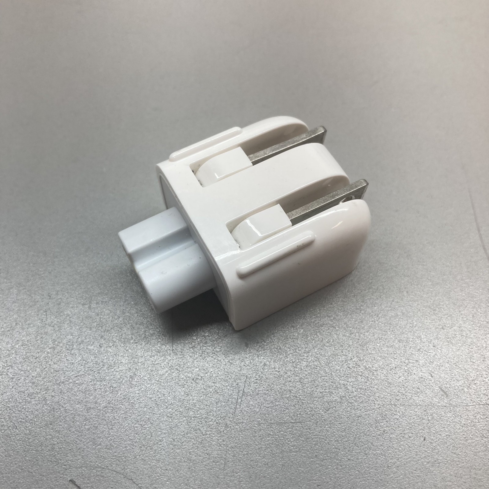 Genuine/OEM Apple Duckhead Two-Prong Plug – MagSafe AC Wall Adapter – Set of 25