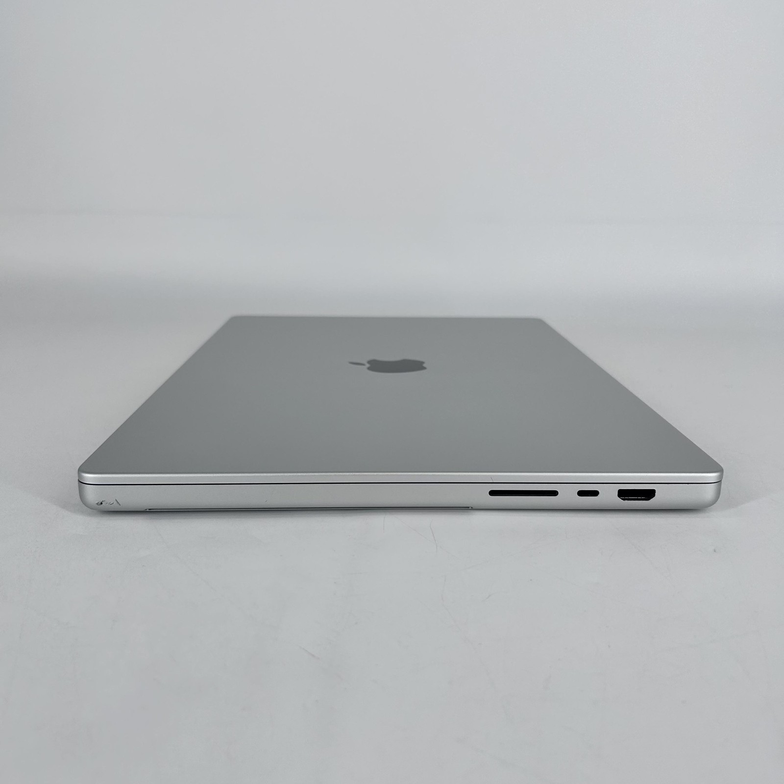 MacBook Pro 16 Silver 2021 M1 Max 10-Core CPU 32-Core GPU 64GB 2TB SSD Pink Hue