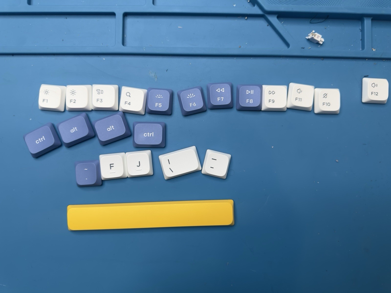 NuPhy Air96 V2 Wireless Keyboard Blue switches Low Profile QMK/VIA extra Keycaps