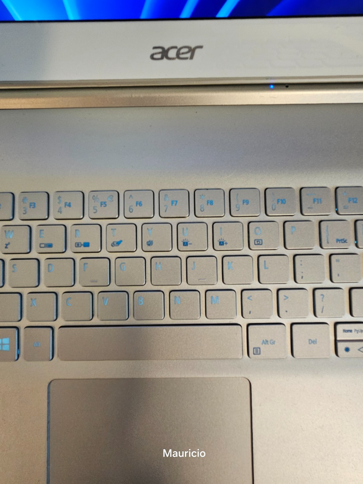 ACER Aspire S7-393,Mint.Intel i7-5500U, 256 Gb.SSD, 8 Gb.RAM. Display:2560×1440.