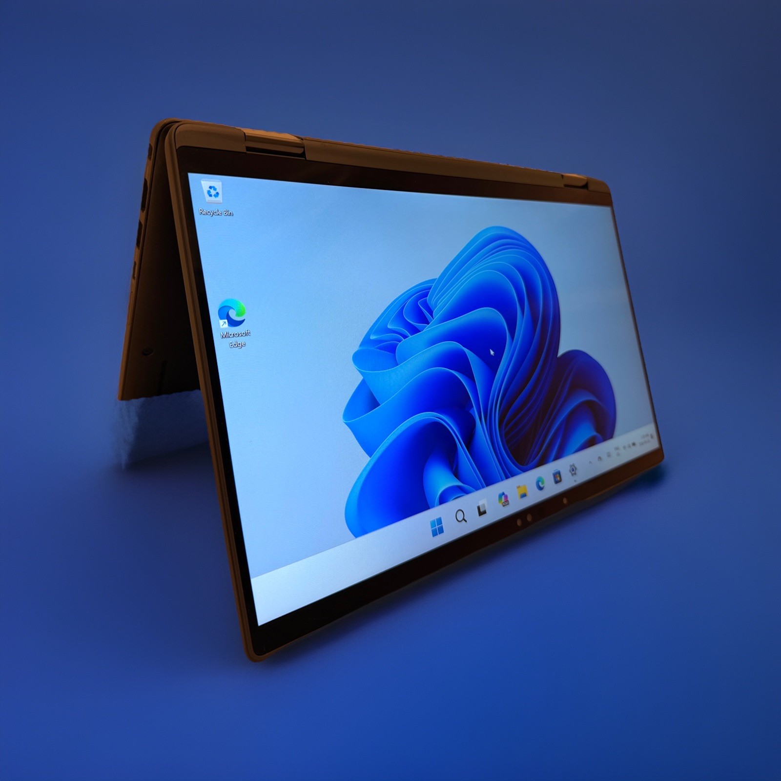 Used Dell Latitude 7430 2 in 1 – 12th Gen Intel(R)Core(TM) i7-1265U Sold as is