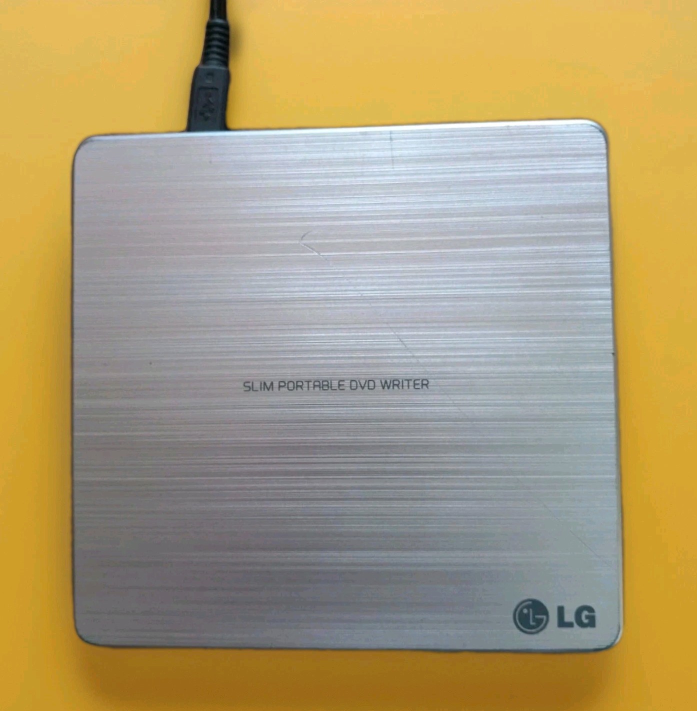 LG GP60NS50 DVD Writer External Slim Drive for PC/MAC NO CABLE