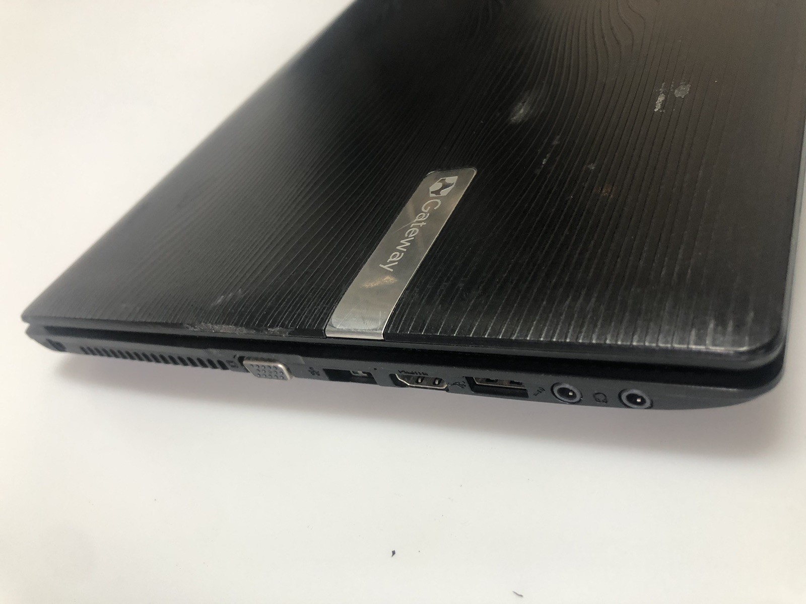 Gateway NV51B15u 15.6” AMD 1.6GHz 4GB RAM 320GB HDD Laptop