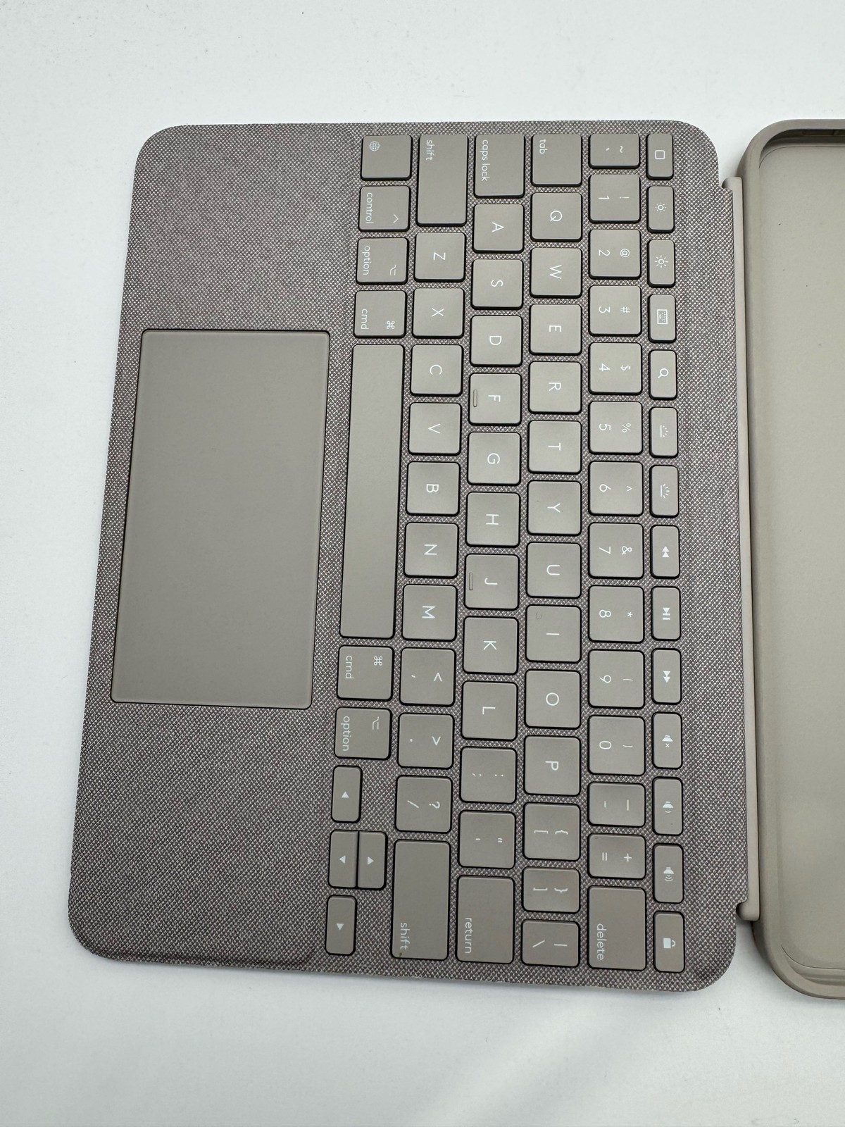 Logitech Combo Touch Keyboard Case iPad Pro 11-inch Backlit Sand