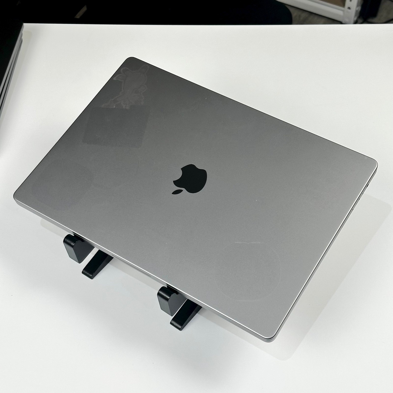 2021 16″ MacBook Pro M1 Pro – Tahoe 2025 10CPU 16GPU 512GB/16GB A2485+ WARRANTY