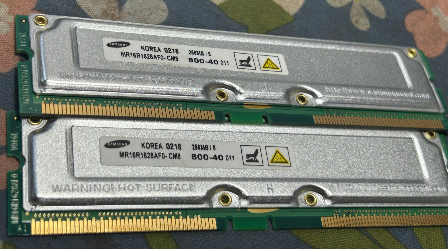Samsung MR16R1628AF0-CM8 Rambus 2 x 256MB=512MB PC800 800MHz 40ns ECC 184-Pin