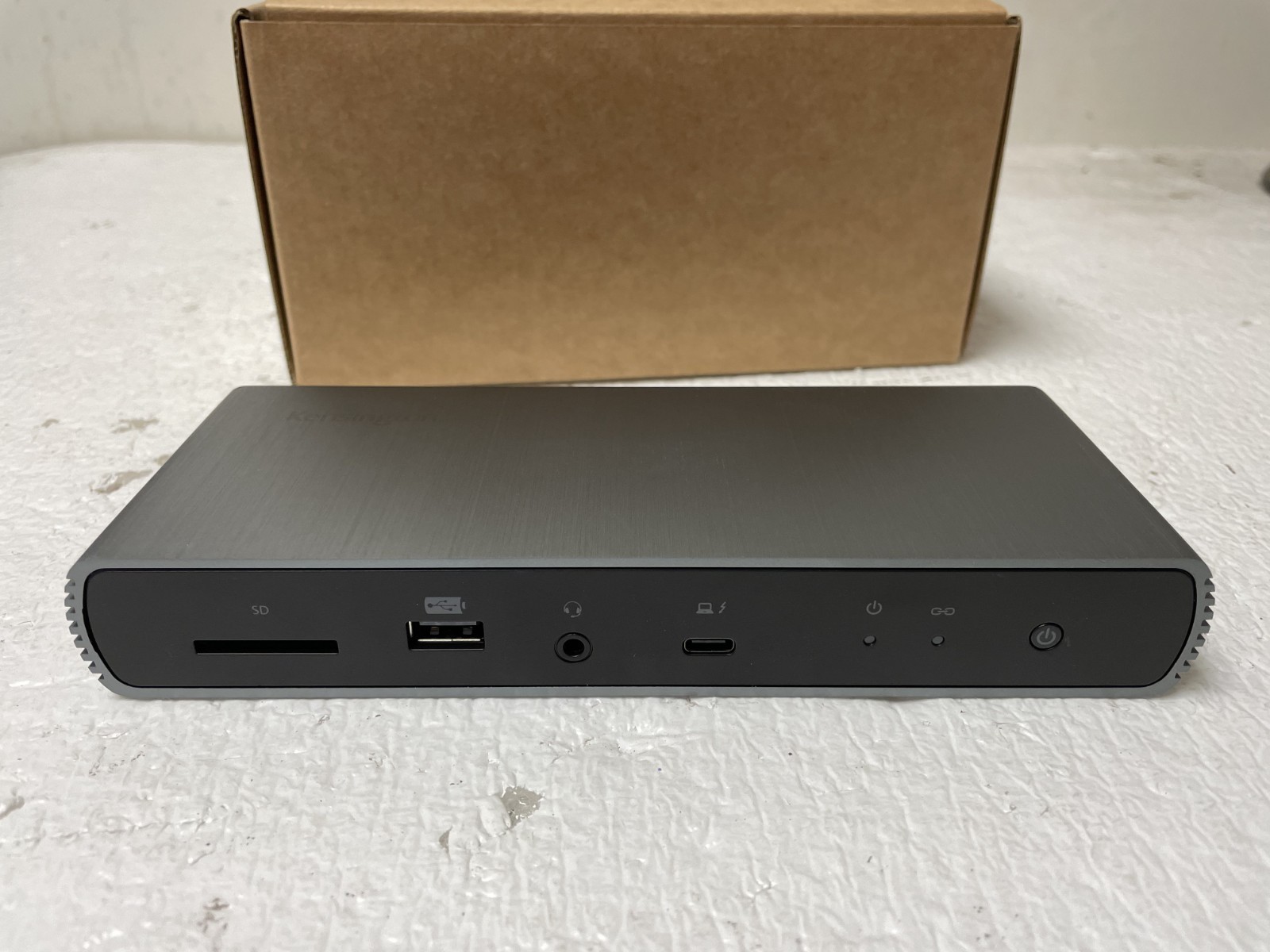 Kensington SD5700T Dual 4K 90W PD Thunderbolt 4 Docking Station