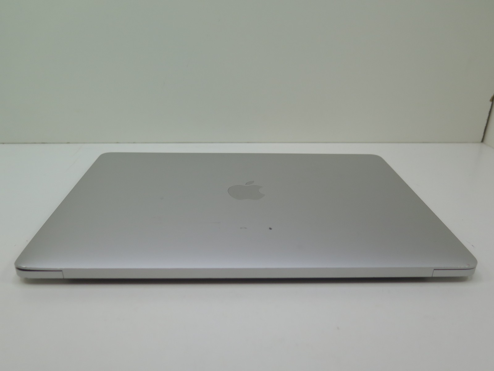 APPLE MACBOOK PRO 2020 13″ SILVER 8-CORE M1 16GB 512GB +BATTERY COUNT @ ONLY 262
