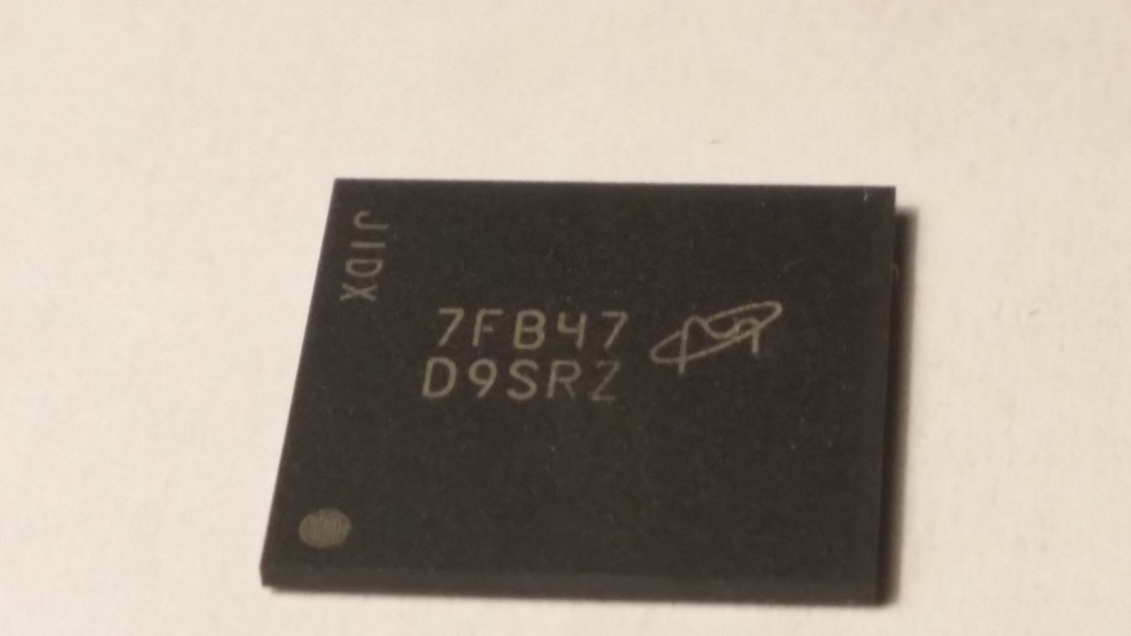 New Micron LPDDR3 8Gb Memory Chip MICMT52L256M32D1PF-107 WT:B