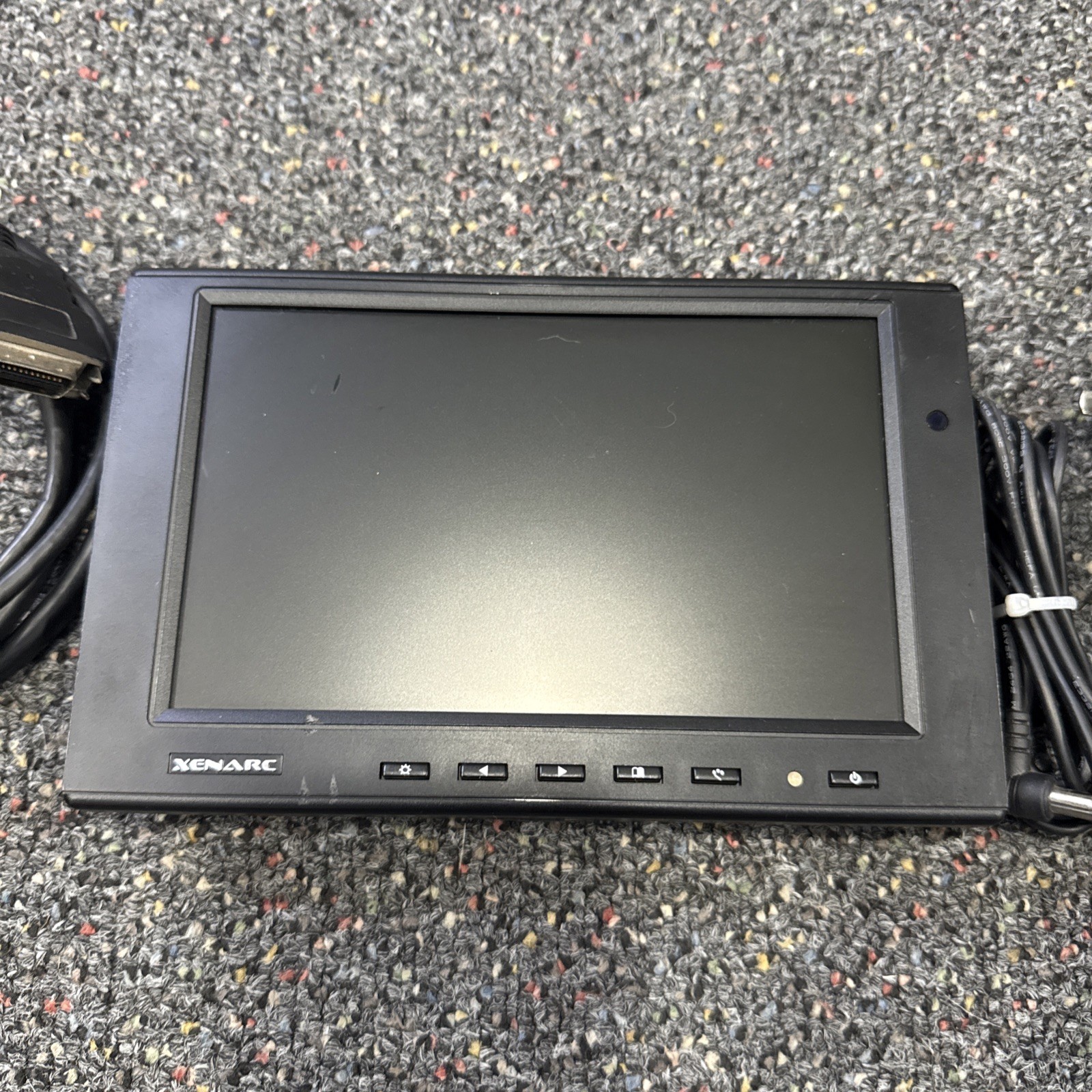 XENARC 7 inch VGA & AV LCD Small Monitor 705YV