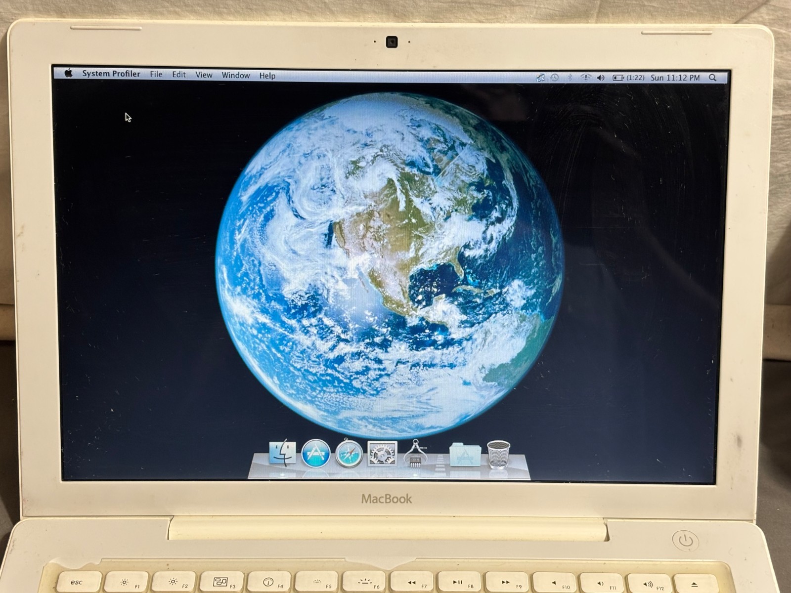 Vtg APPLE 13″ MACBOOK 160GB OS-X Laptop computer A1181 2G RAM 1.83MHz Core Duo