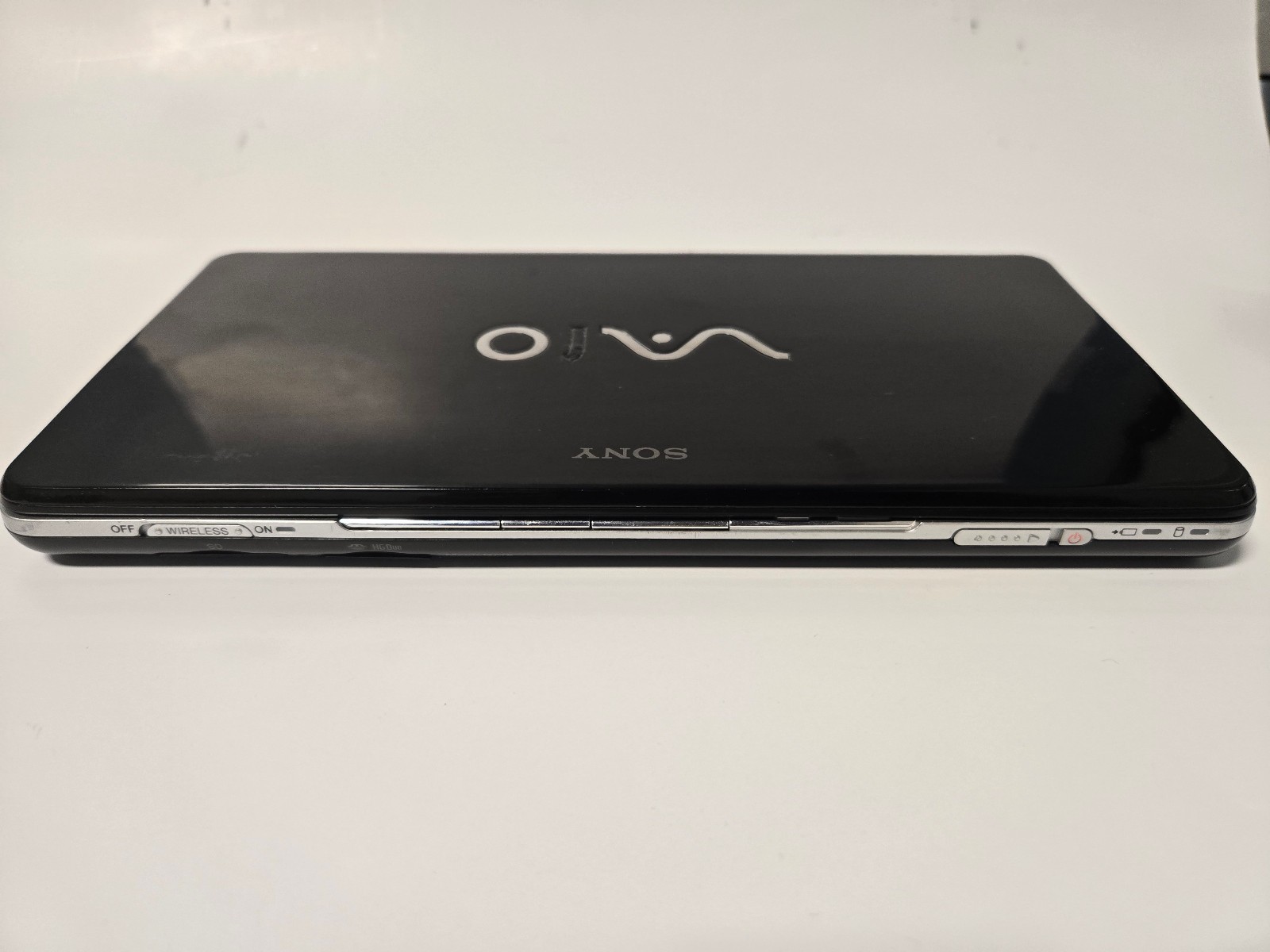 Ultra Portable SONY VAIO P VGN-P50/W Atom Z520 1GB HDD 80GB 8″ UWXGA Lubuntu