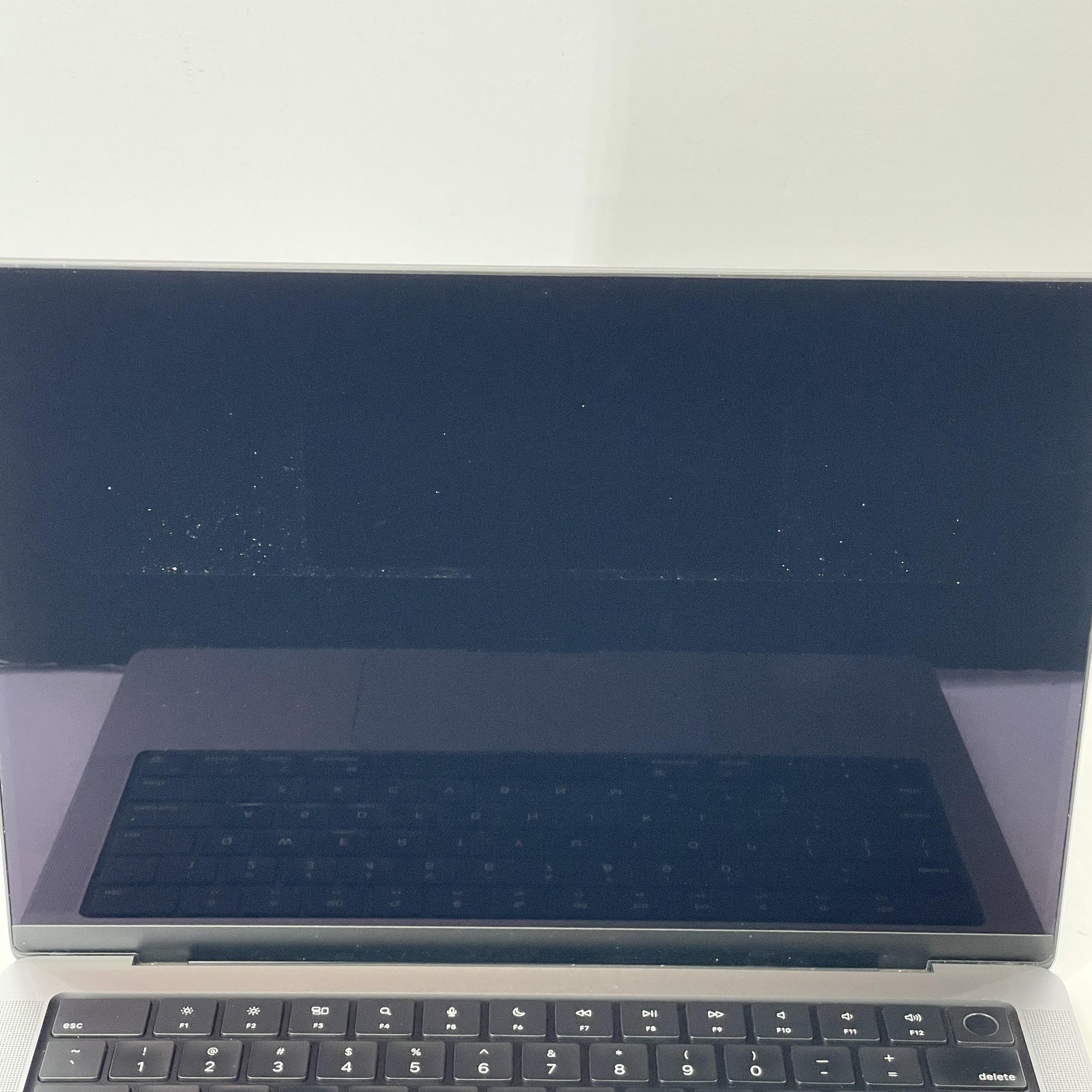 MacBook Pro 14 Space Gray 2021 3.2 GHz M1 Pro 8-Core CPU 14-Core GPU 32GB 512GB