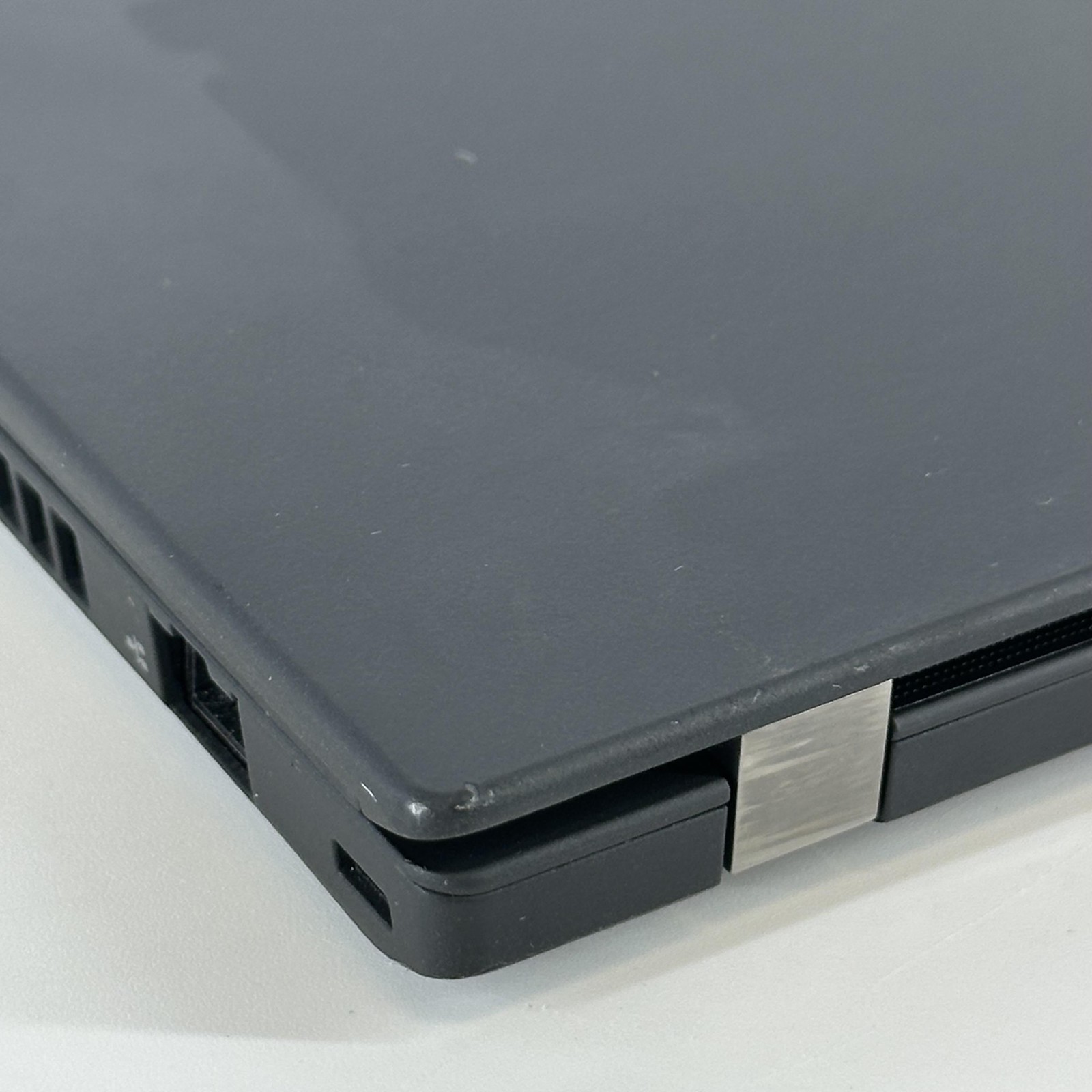 Lenovo ThinkPad T14 Gen 2 FHD 2.3 GHz Ryzen 5 PRO 5650U 16GB 256GB SSD Good
