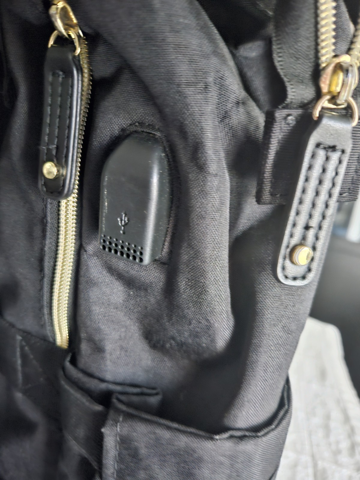 Lovevook Viola I Laptop Backpack Black With Gold Zipper And Features