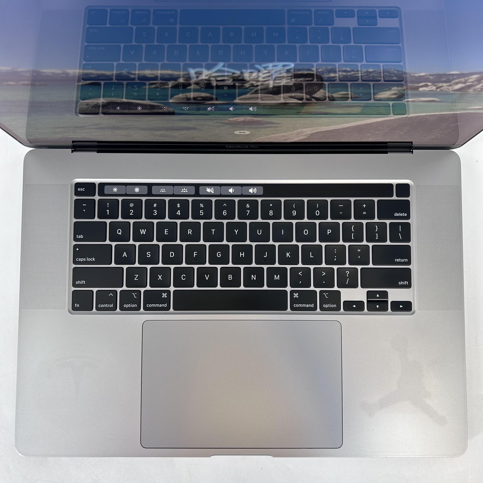 MacBook Pro 16 Touch Bar Space Gray 2019 i9 16GB 1TB AMD Radeon Pro 5500M Good