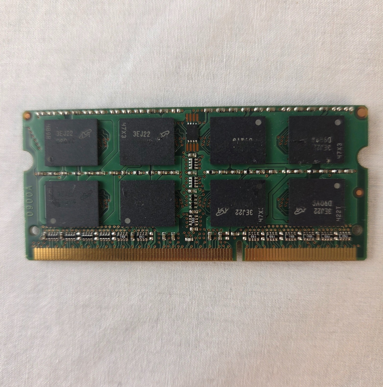 Micron 8GB DDR3 SDRAM SO-DIMM PC3L-12800S 204-Pin MT16KTF1G64HZ-1G6J1