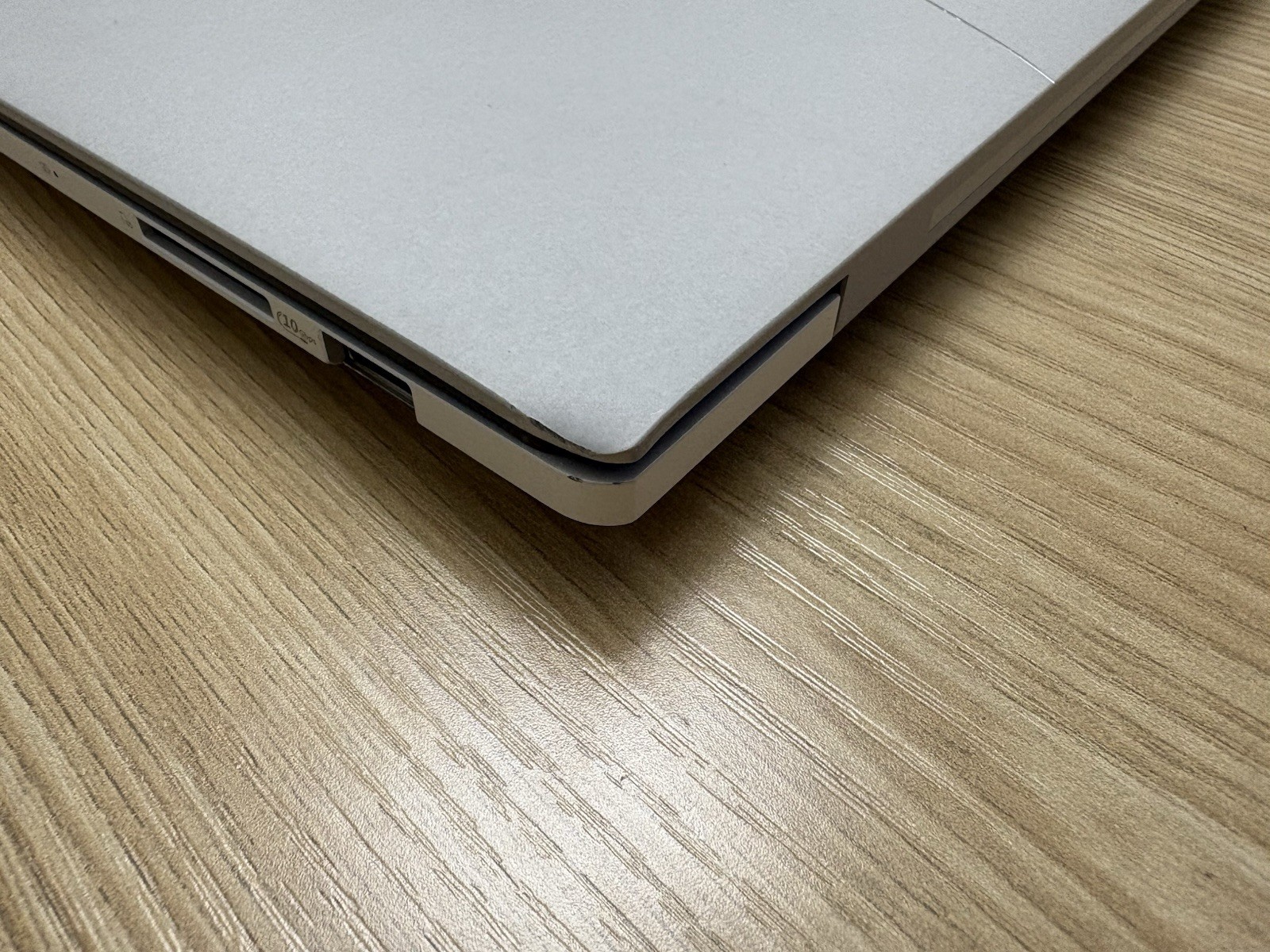 ASUS – Zenbook S 16 16” 3K OLED Touch AMD Ryzen AI 9 365 24GB DDR5 1TB SSD White