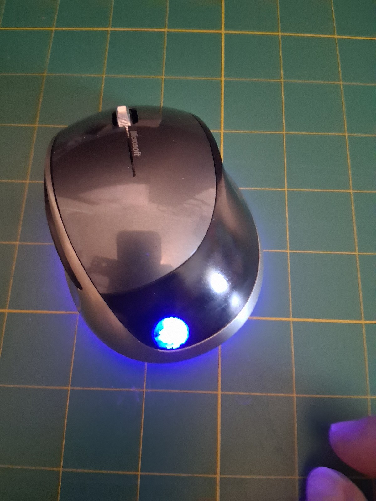 Microsoft Explorer Mini Mouse BlueTrack Technology 2.4GHz Wireless 1363 Vista XP
