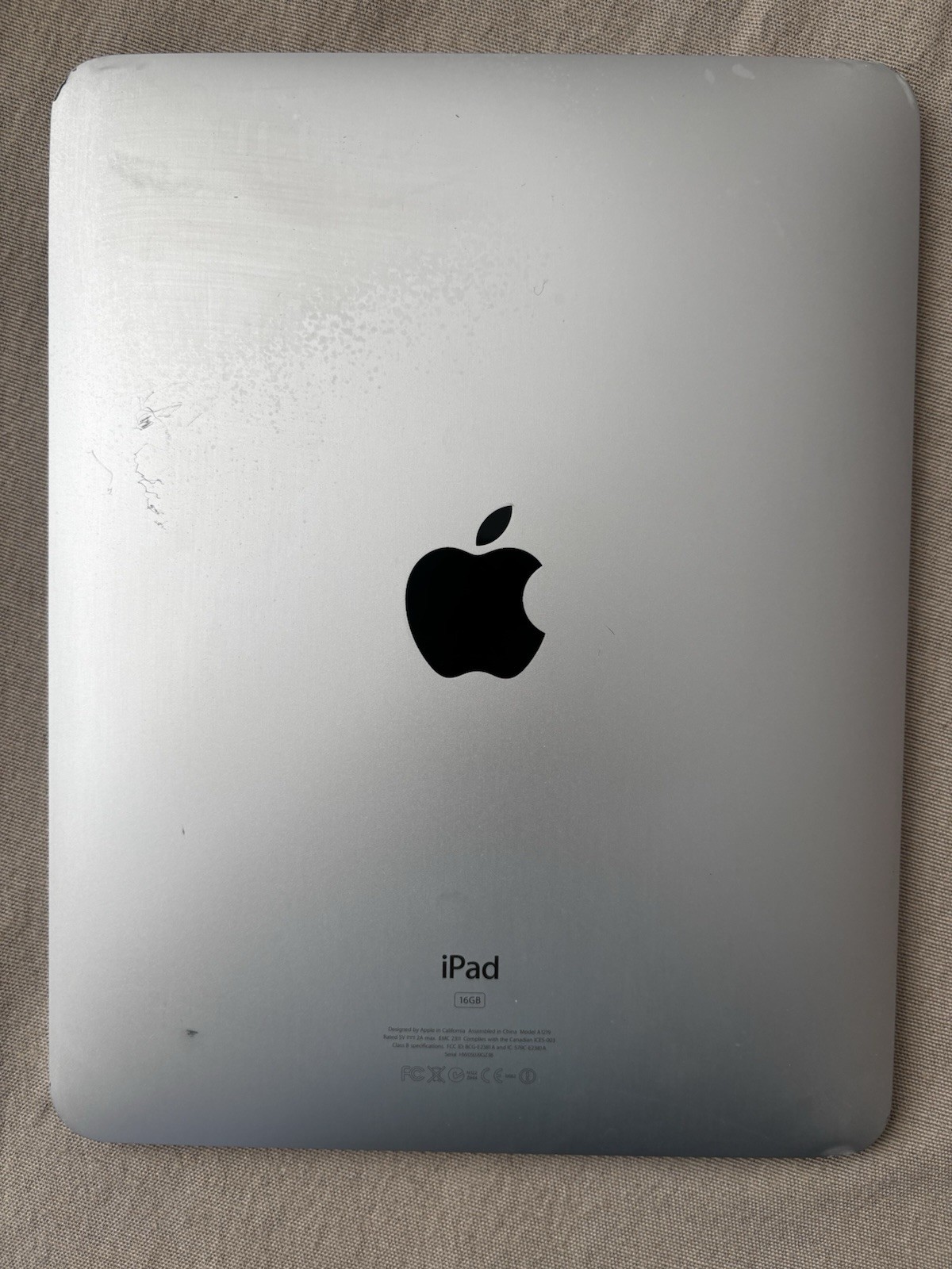 Apple iPad 9.5in Wi‑Fi 16GB Silver Tablet