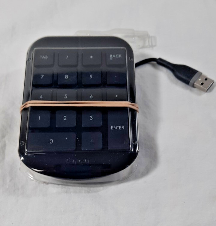 Targus AKP10US Portable USB Numeric Keypad, Plug and Play – PC + Mac – NEW