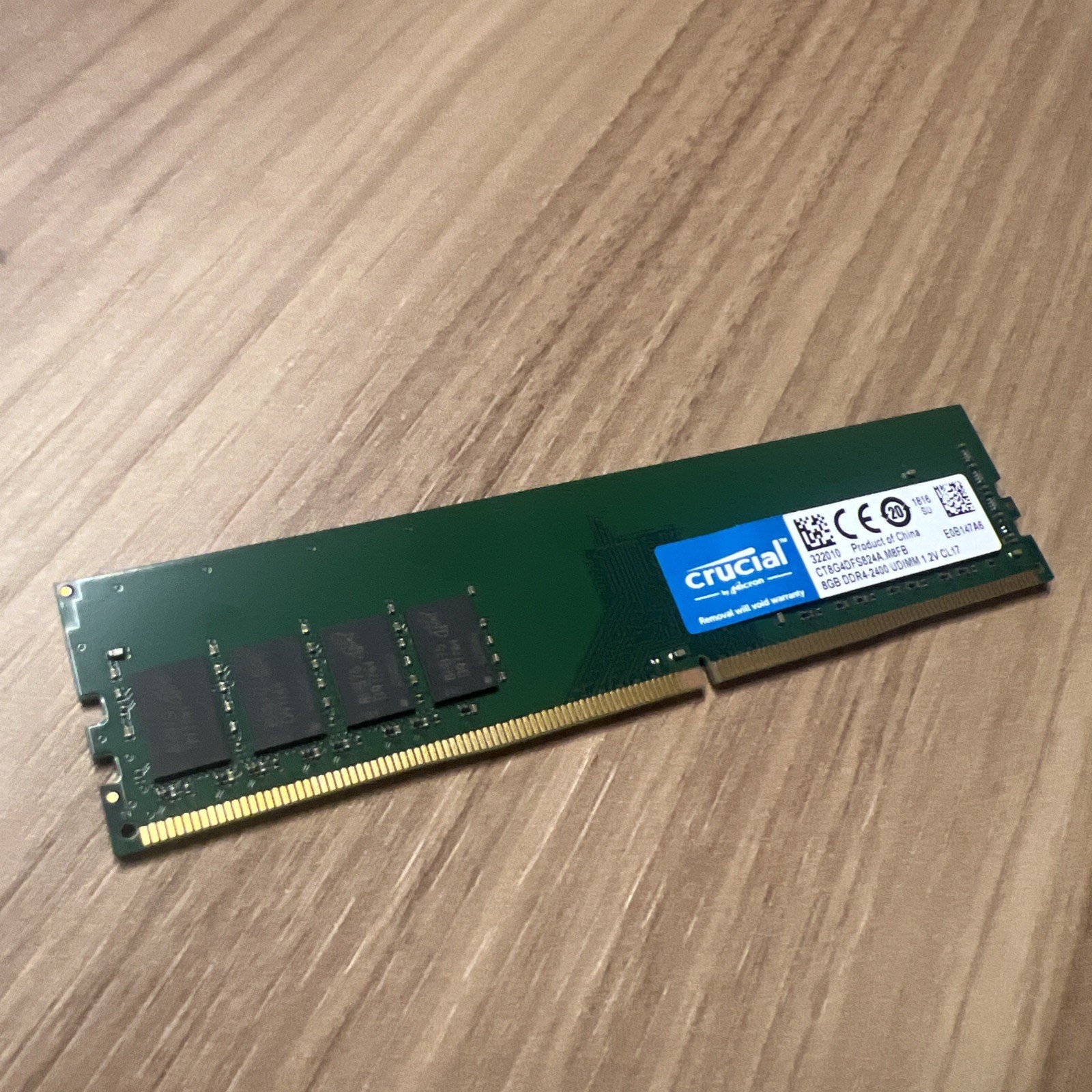 Crucial 8GB (1 x 8GB) DDR4-2400 UDIMM Memory (CT8G4DFS824A)