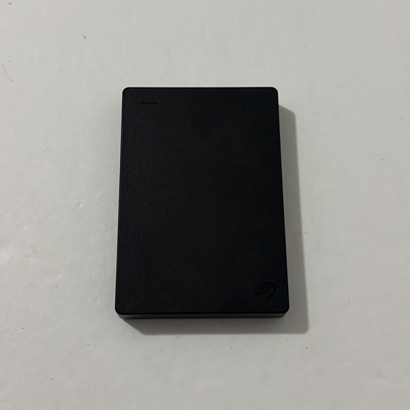 Seagate Expansion Portable External Hard Drive 1TB (SRD0NF1) – Works