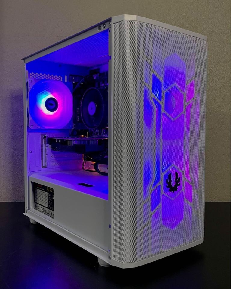 Custom RGB Gaming Desktop PC Intel Core i7 Quad 32GB SSD HDD 1tb Nvidia RTX 5060