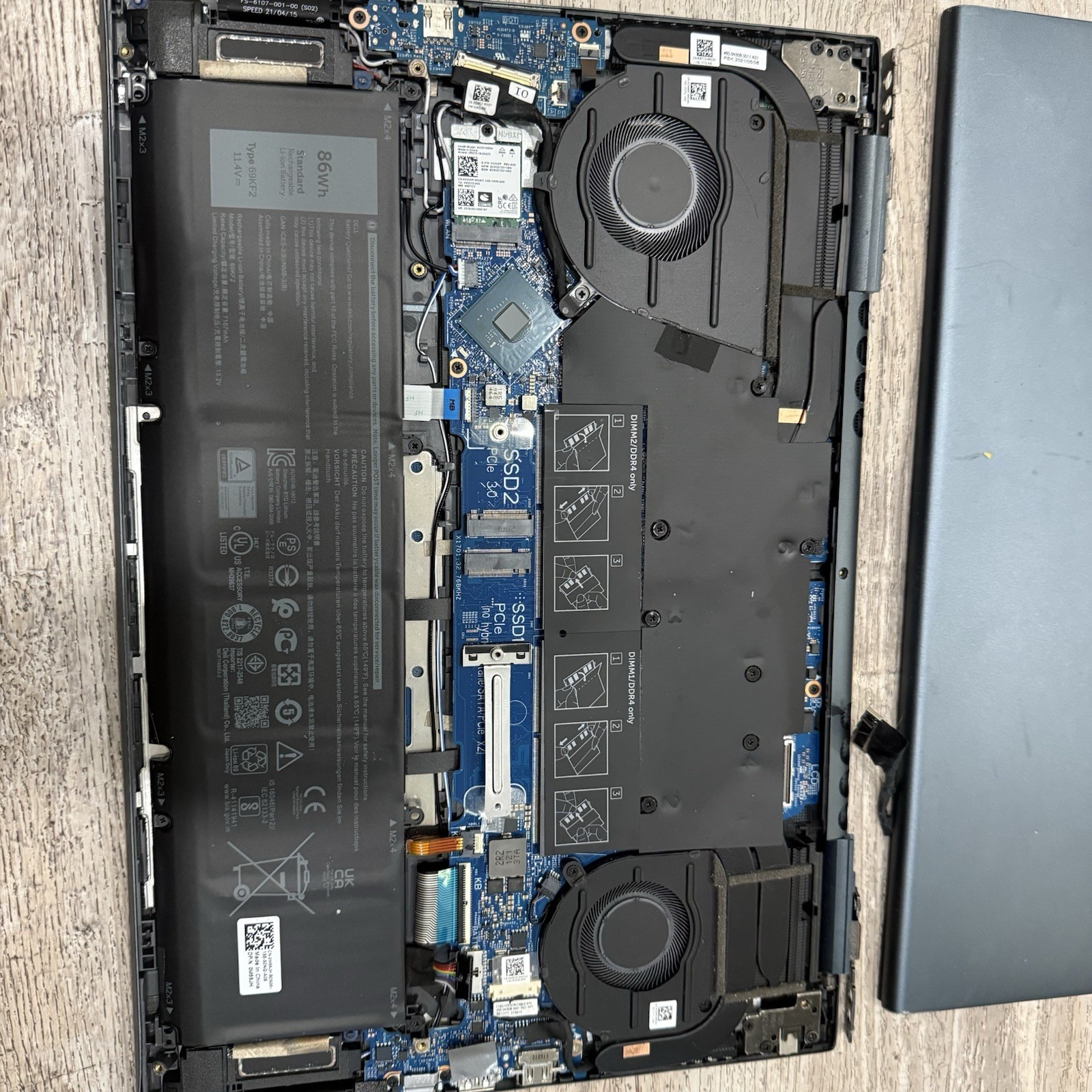 Dell Inspiron 16 Plus 7610 16″ Intel Core i7-11800H, FOR PARTS ONLY