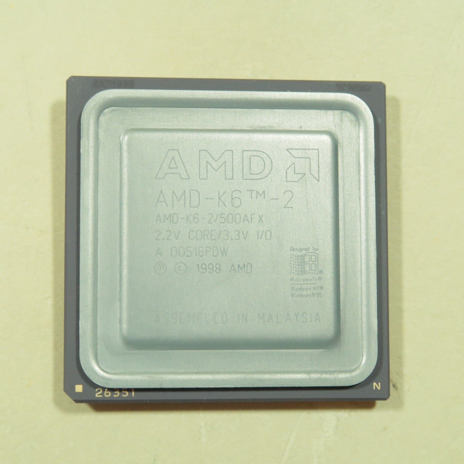 AMD K6-2 500 MHz Socket 7 CPU 2.2V 3.3V 100 Mhz FSB