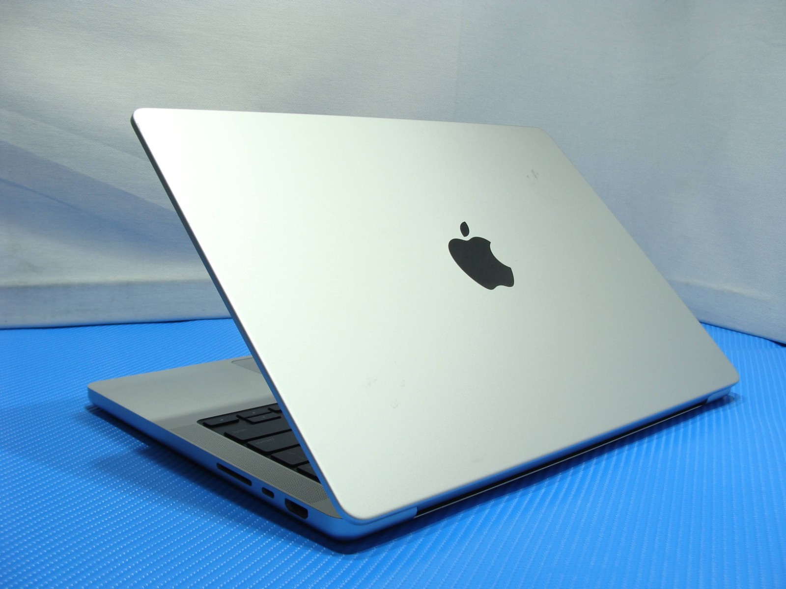 Apple MB Pro A2442 14″ 2021 M1 Pro 8CPU/14GPU 3.1GHz 16GB 512GB MKGT3LL/A Silver
