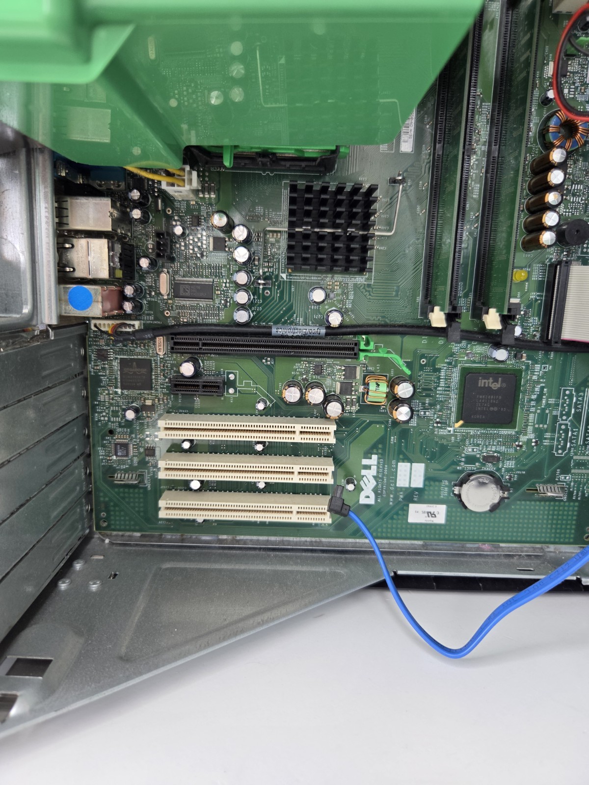 Dell OptiPlex GX280 Full Size Tower Intel Pentium 4 3.00GHz 1GB RAM No HDD Retro