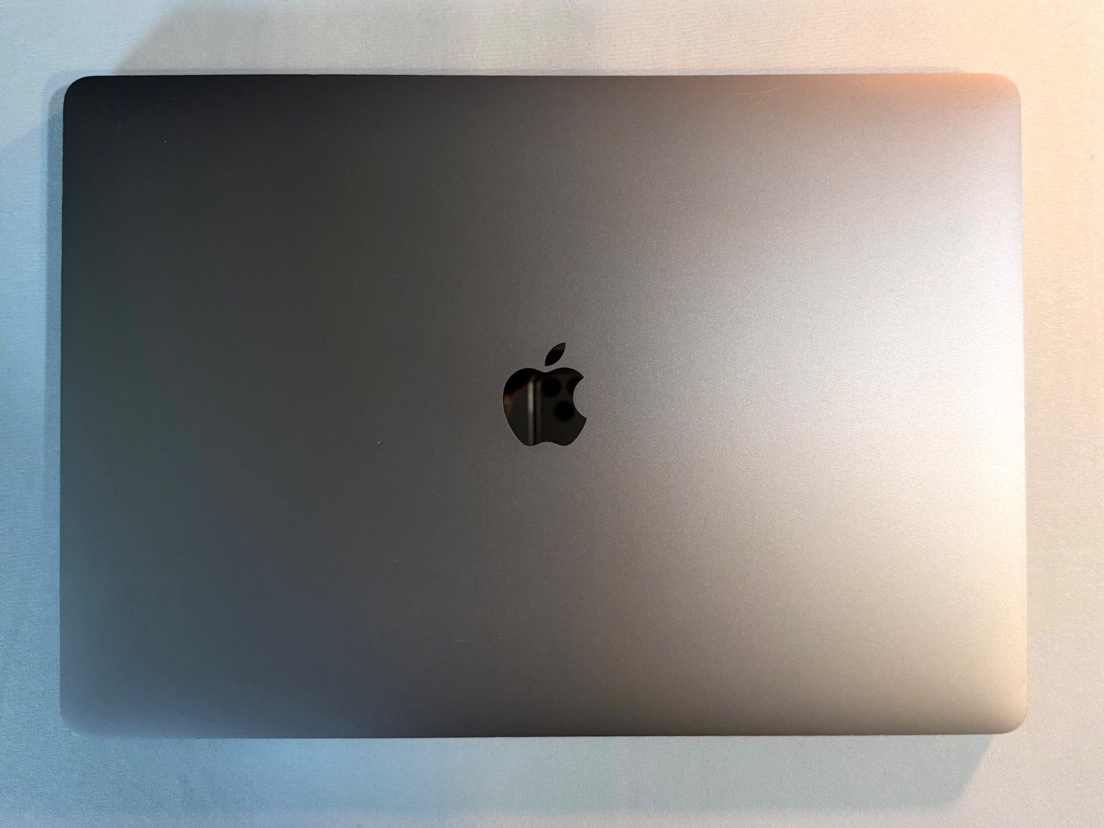MacBook Pro 16 Touch Bar Space Gray 2019 i7 32GB RAM 1TB SSD macOS Tahoe