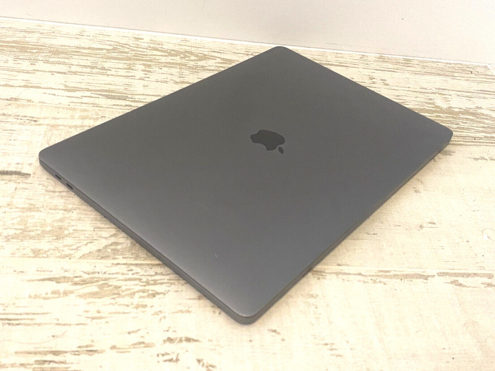 Apple MacBook Pro 15 inch Touch Bar 1TB SSD 16GB i7 3.6ghz Space Gray – Warranty