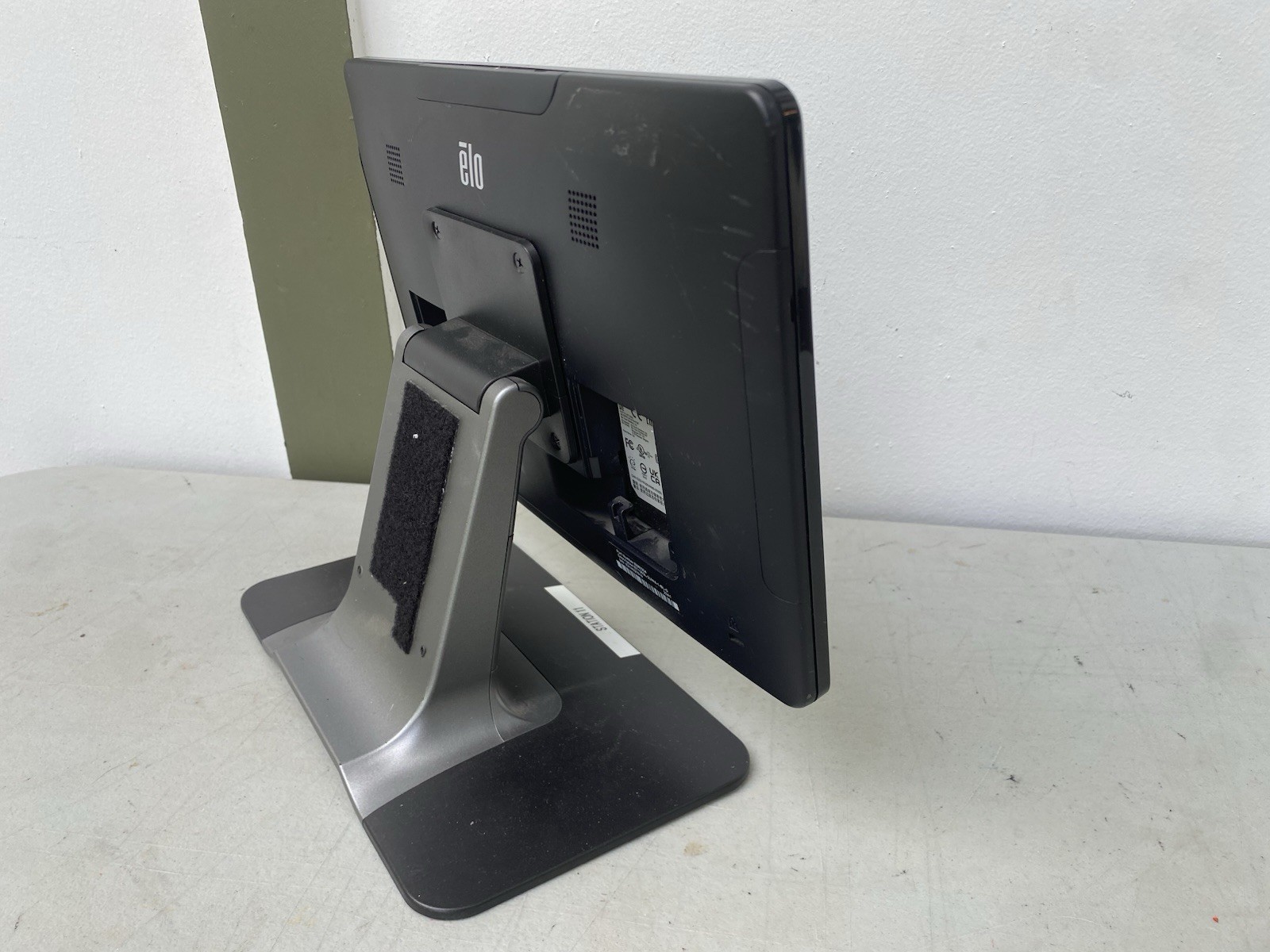 ELO ET1302L Anti-Glare Wall Mountable 13.3″ Touchscreen w/Stand NO POWER CORD