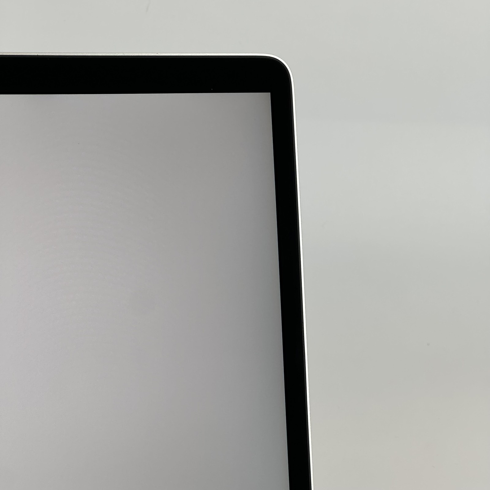 MacBook Air 13 Silver 2020 3.2 GHz M1 8-Core CPU 7-Core GPU 8GB 256GB LCD Bleed