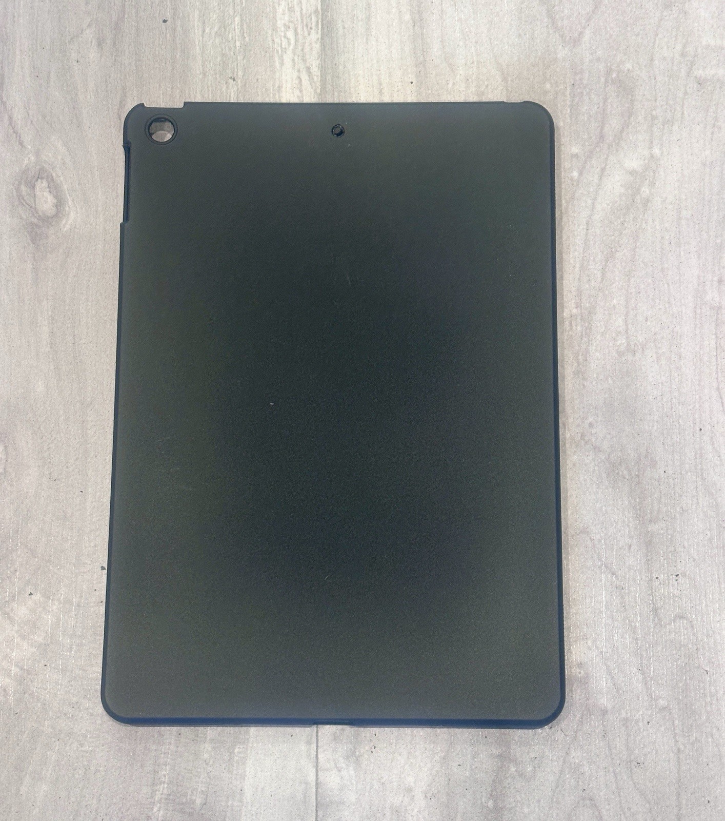Apple iPad 6th Gen – 9.7″ Display 32GB, Wi-Fi Grey Color with Bundle Accesories