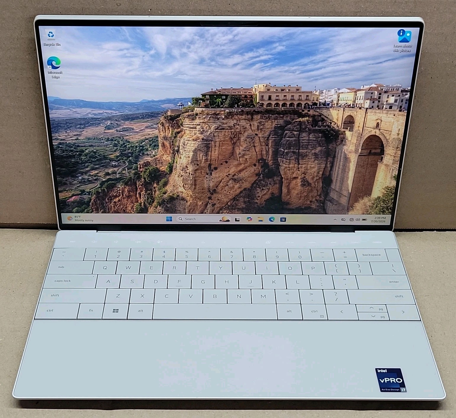 Dell XPS 9320 13.4″, Intel Core i7-1370P, 16GB RAM, 1TB NVMe, Win11P (READ)