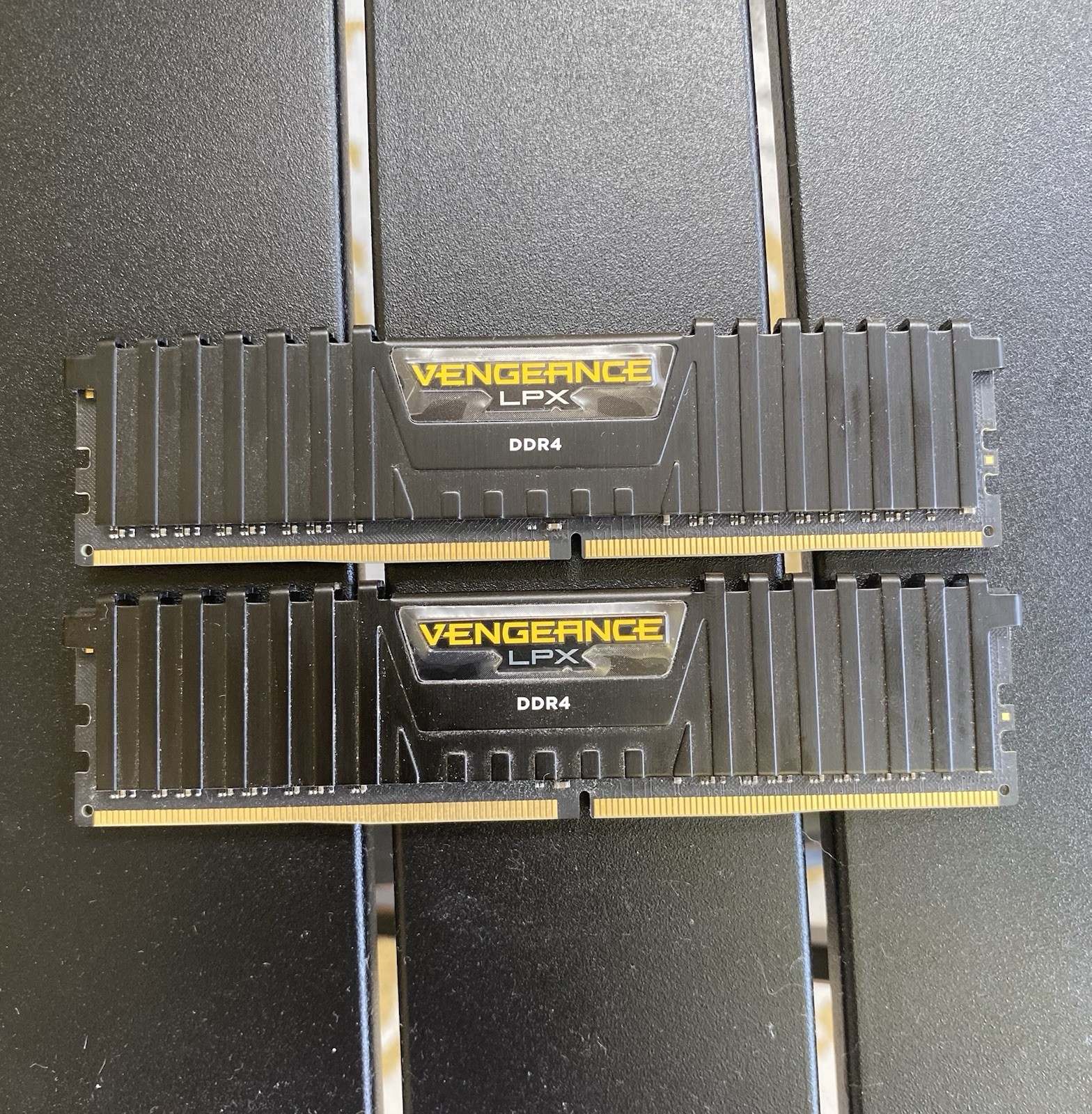 Corsair Vengeance LPX 16GB (2x8GB) DDR4-3000 PC4-24000 288-Pin DIMM