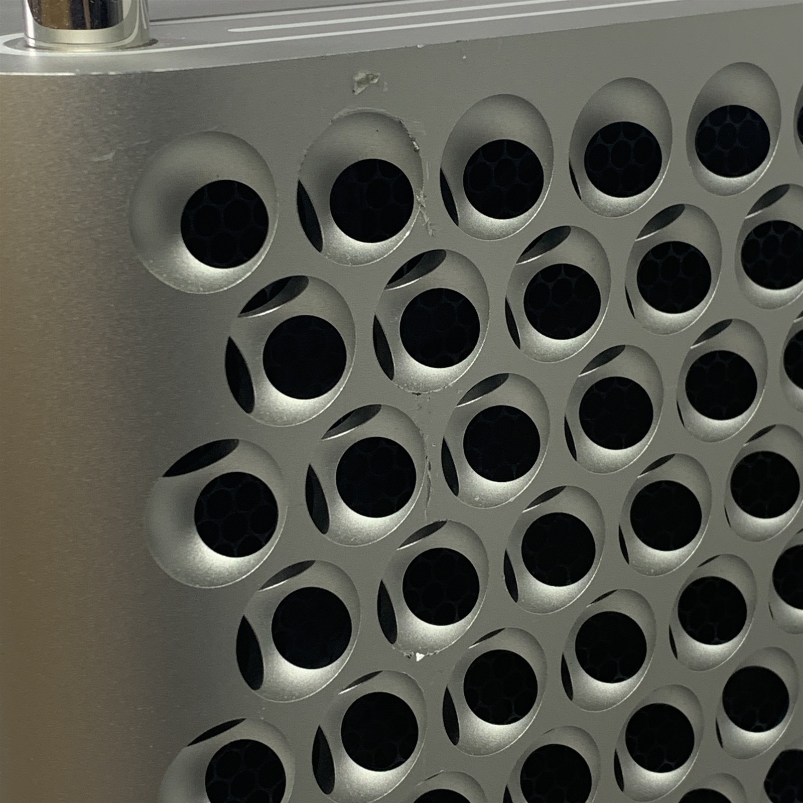 Apple A1991 Mac Pro (2019) Xeon W-3223 – 96GB – 1TB SSD – Radeon Pro W5500X
