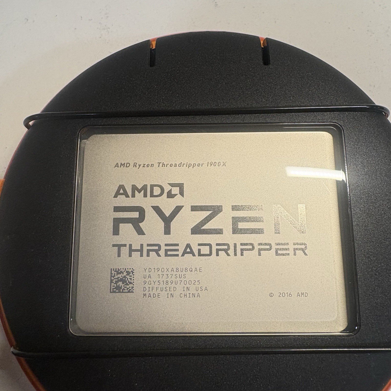 AMD RYZEN THREADRIPPER 1900X YD190XA8AEWOF (8-CORE/16-THREAD) DESKTOP PROCESSOR