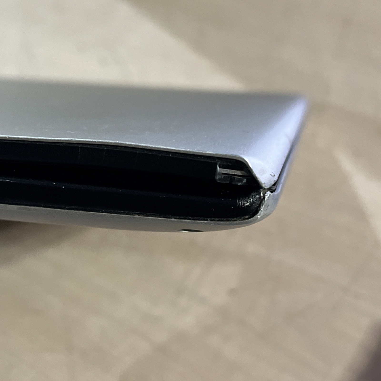 DELL INSPIRON 5370 INTEL CORE I7-8550U 1.80GHZ 8GB RAM NO HD