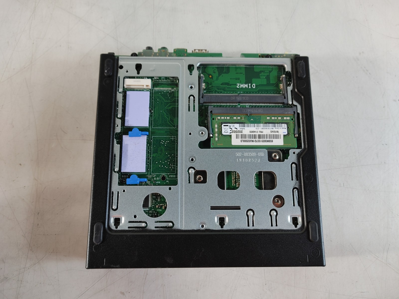 Lenovo ThinkCentre M720q Tiny Core i3-8100T 3.10 GHz 8 GB DDR4 No HDD
